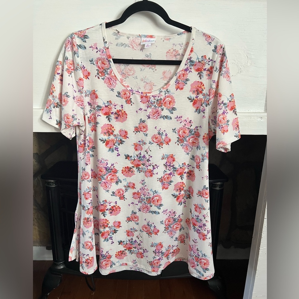 Lulalaroe pink roses, perfect t, size Medium